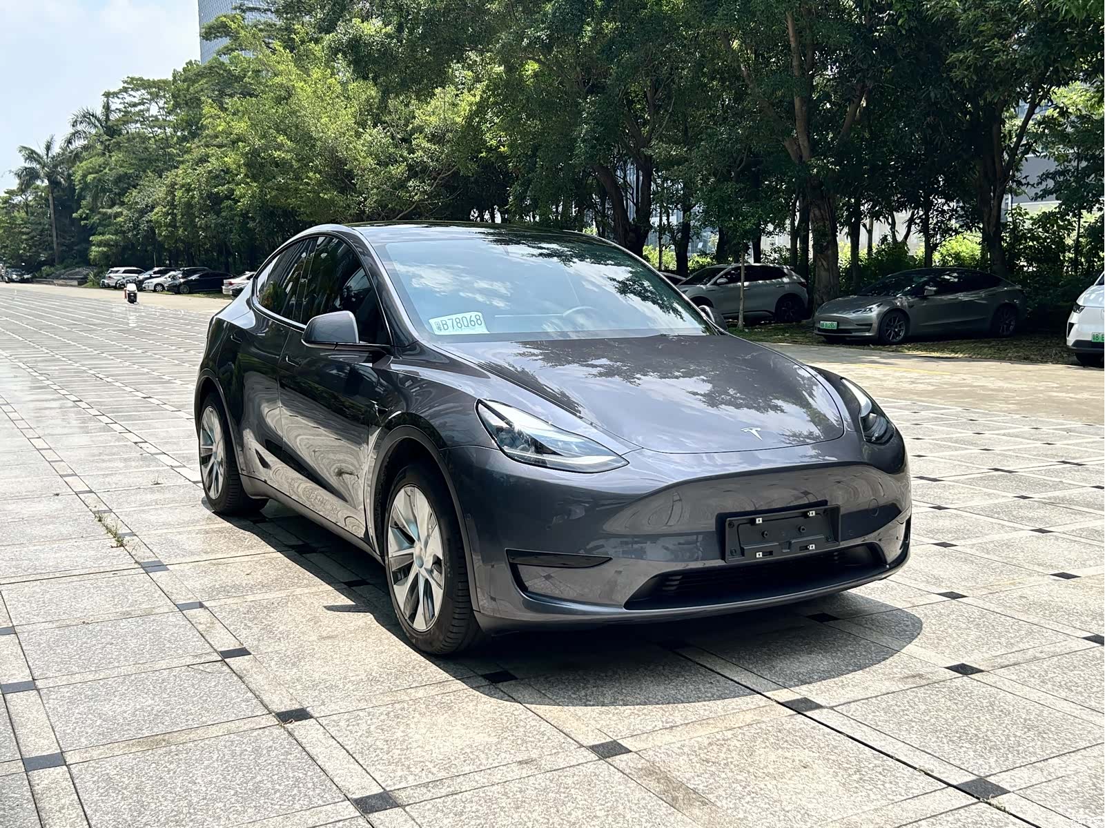 Tesla Model Y, 2022 3