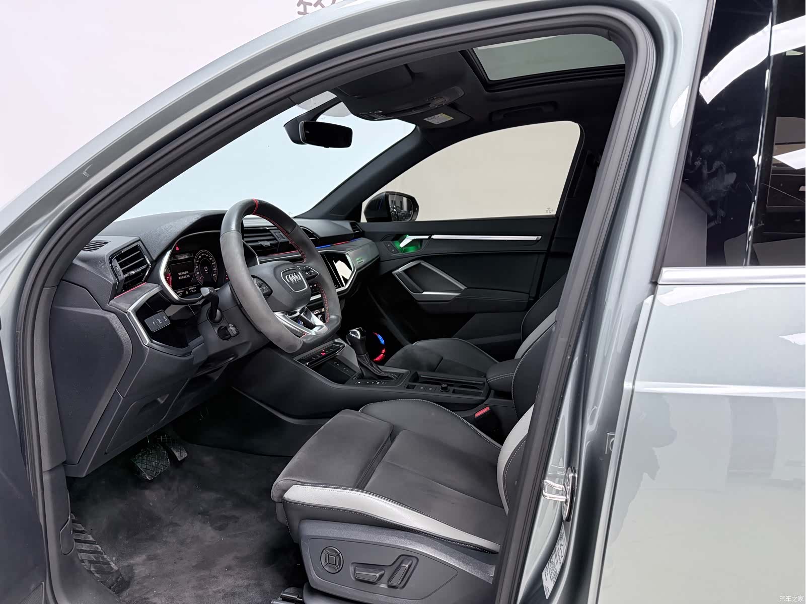 Audi Q3, 2022 10