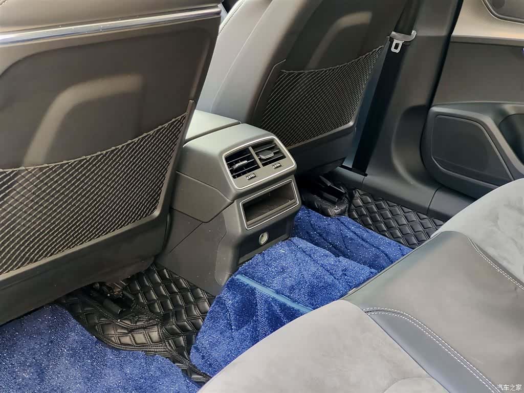 Audi A6L, 2022 9