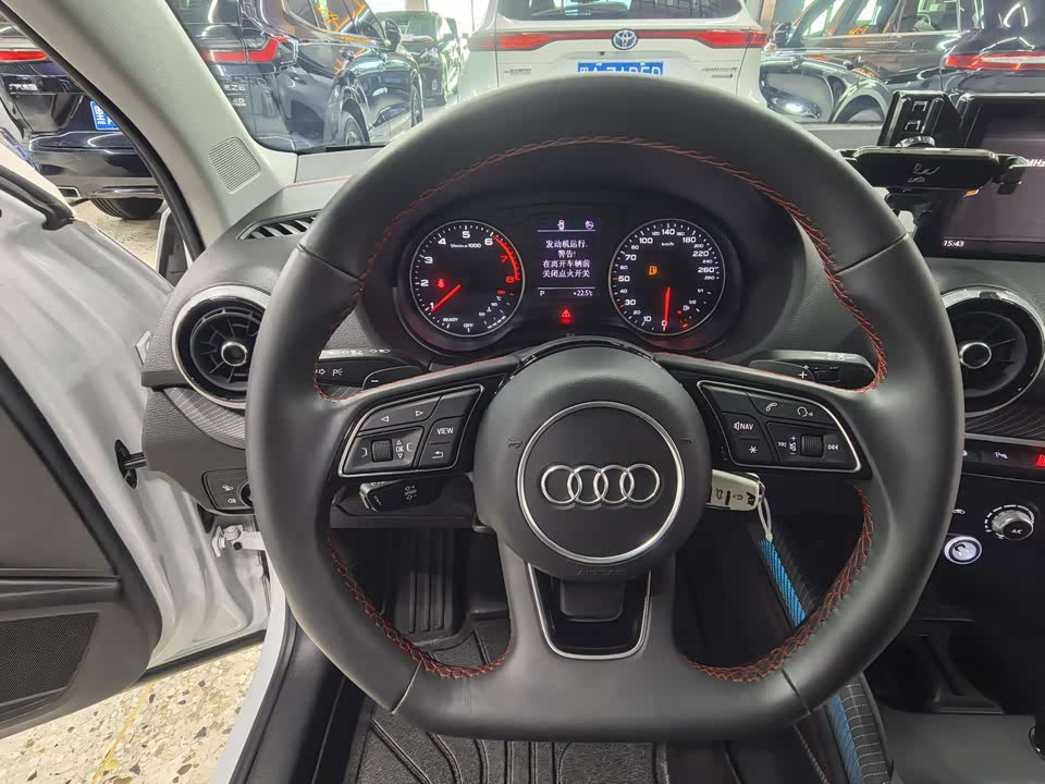 Audi Q2L