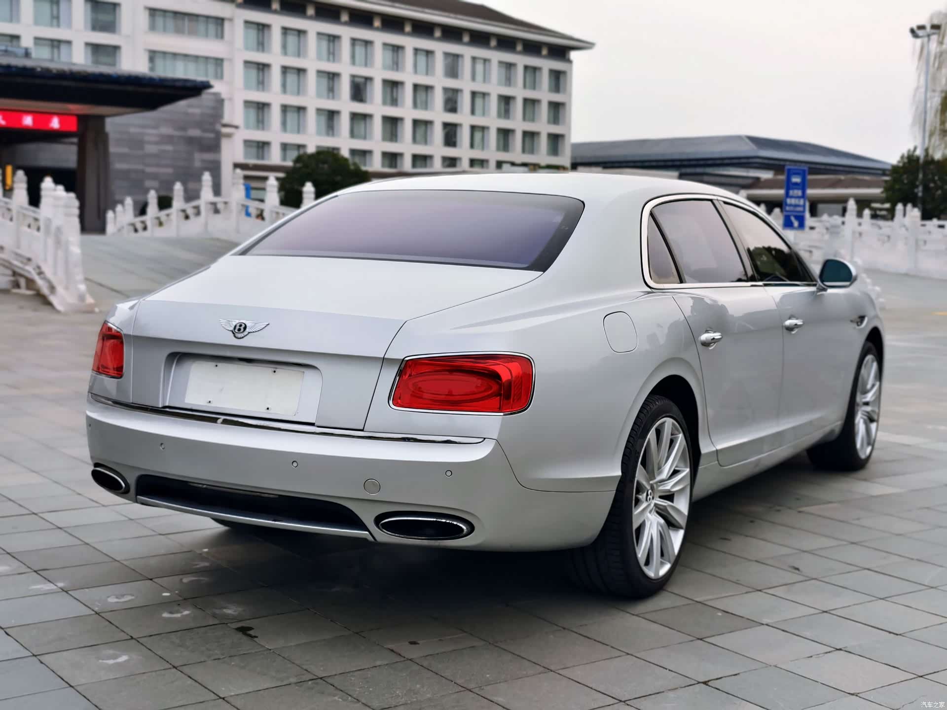 Bentley Flying Spur, 2016 10