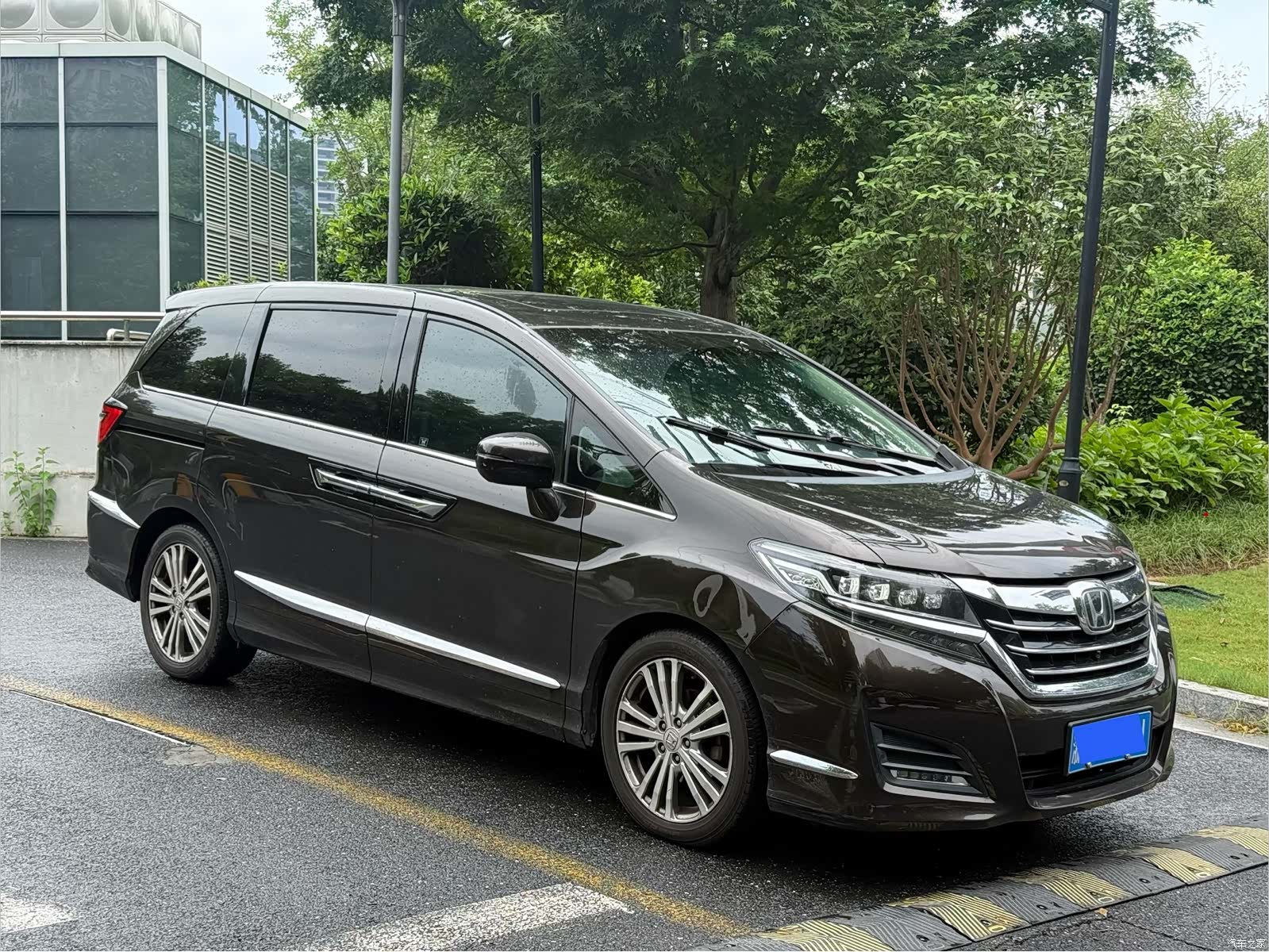 Honda Elysion, 2016 3