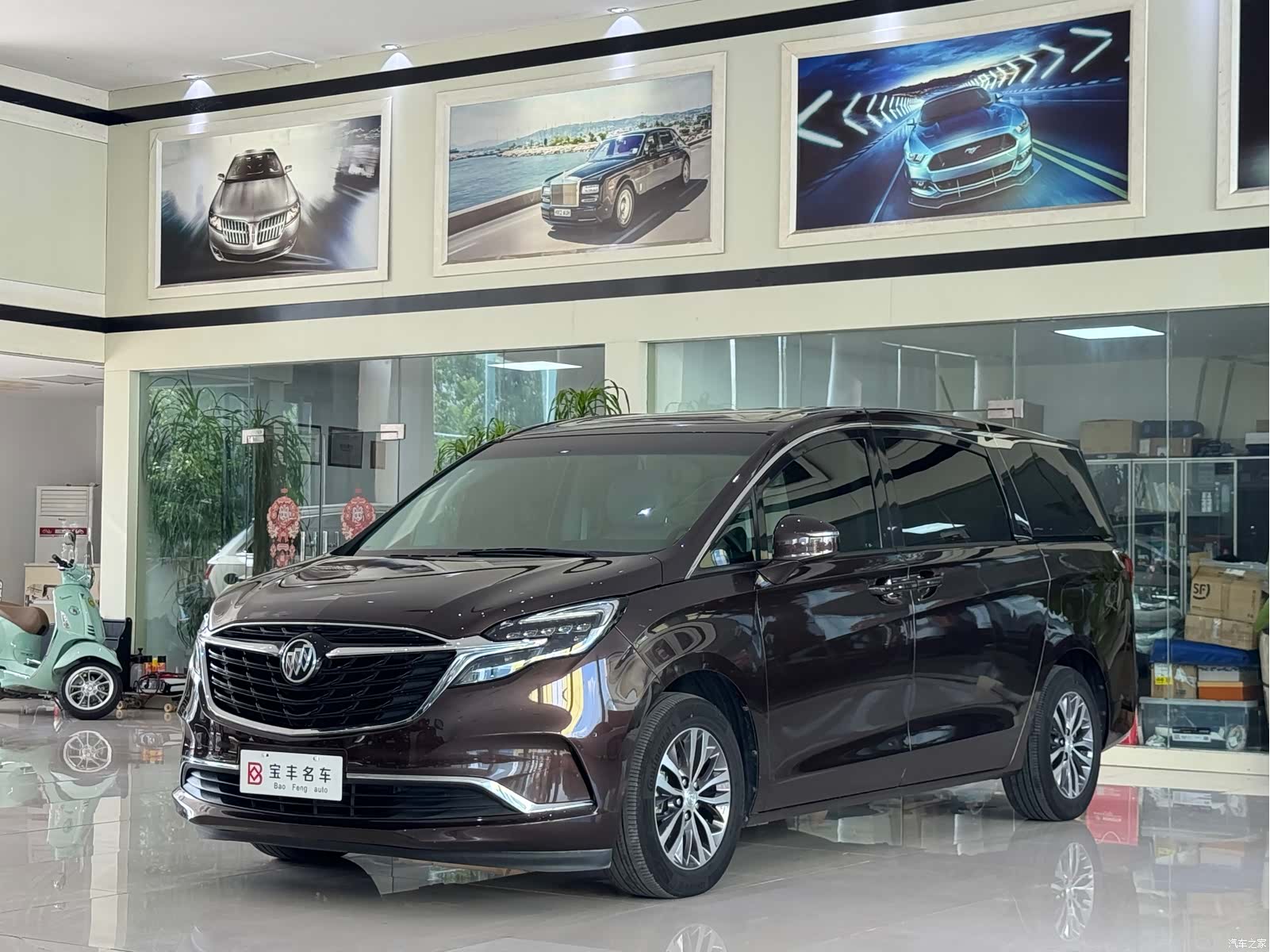 Buick GL8, 2021 1