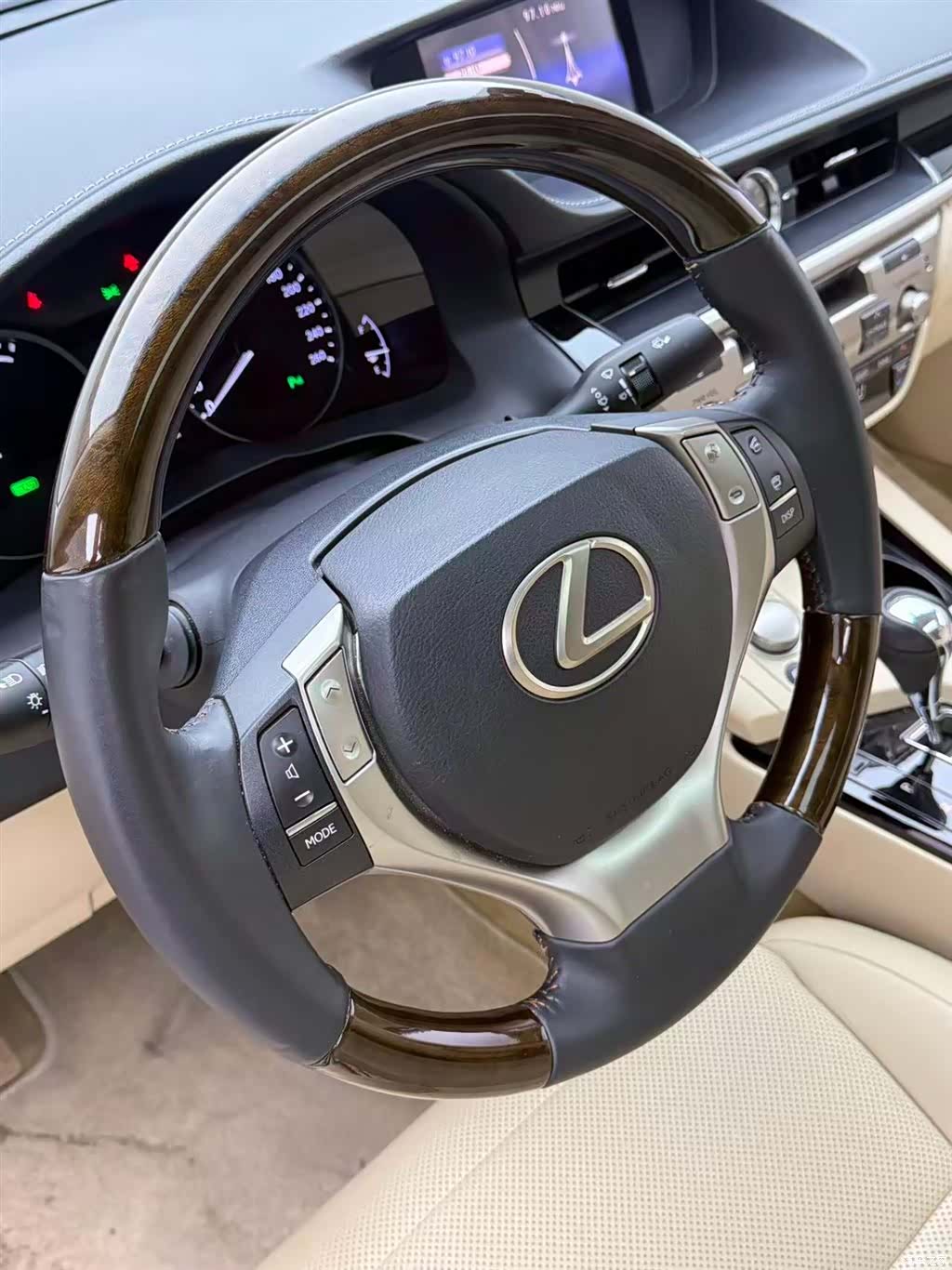 Lexus ES, 2014 8