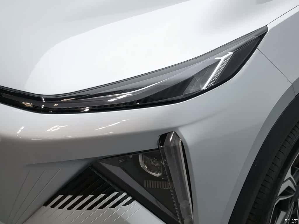 Geely Galaxy L7, 2024 7