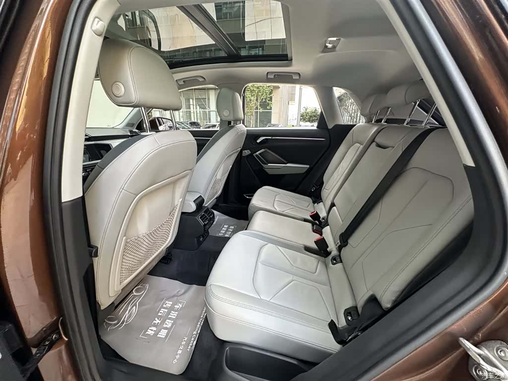 Audi Q3, 2019 9