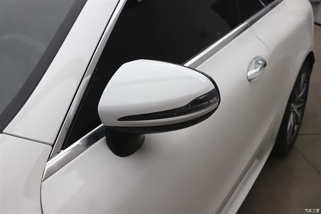 Mercedes-Benz E-Class, 2022 26