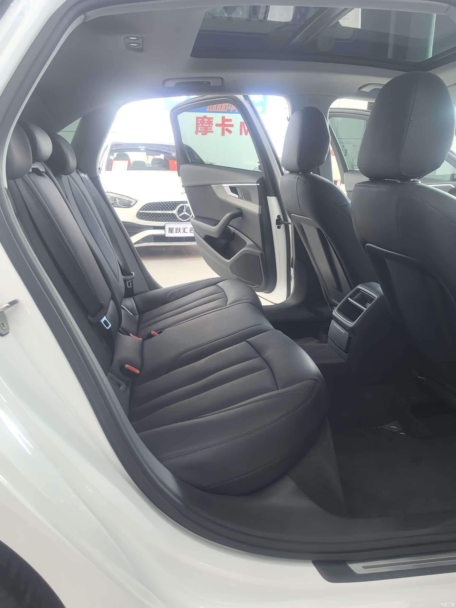 Audi A4L, 2019 14