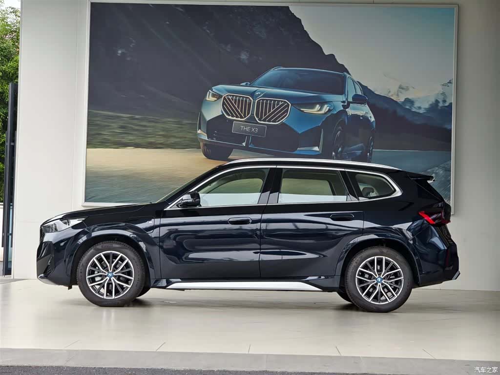 BMW iX1, 2025 все фото