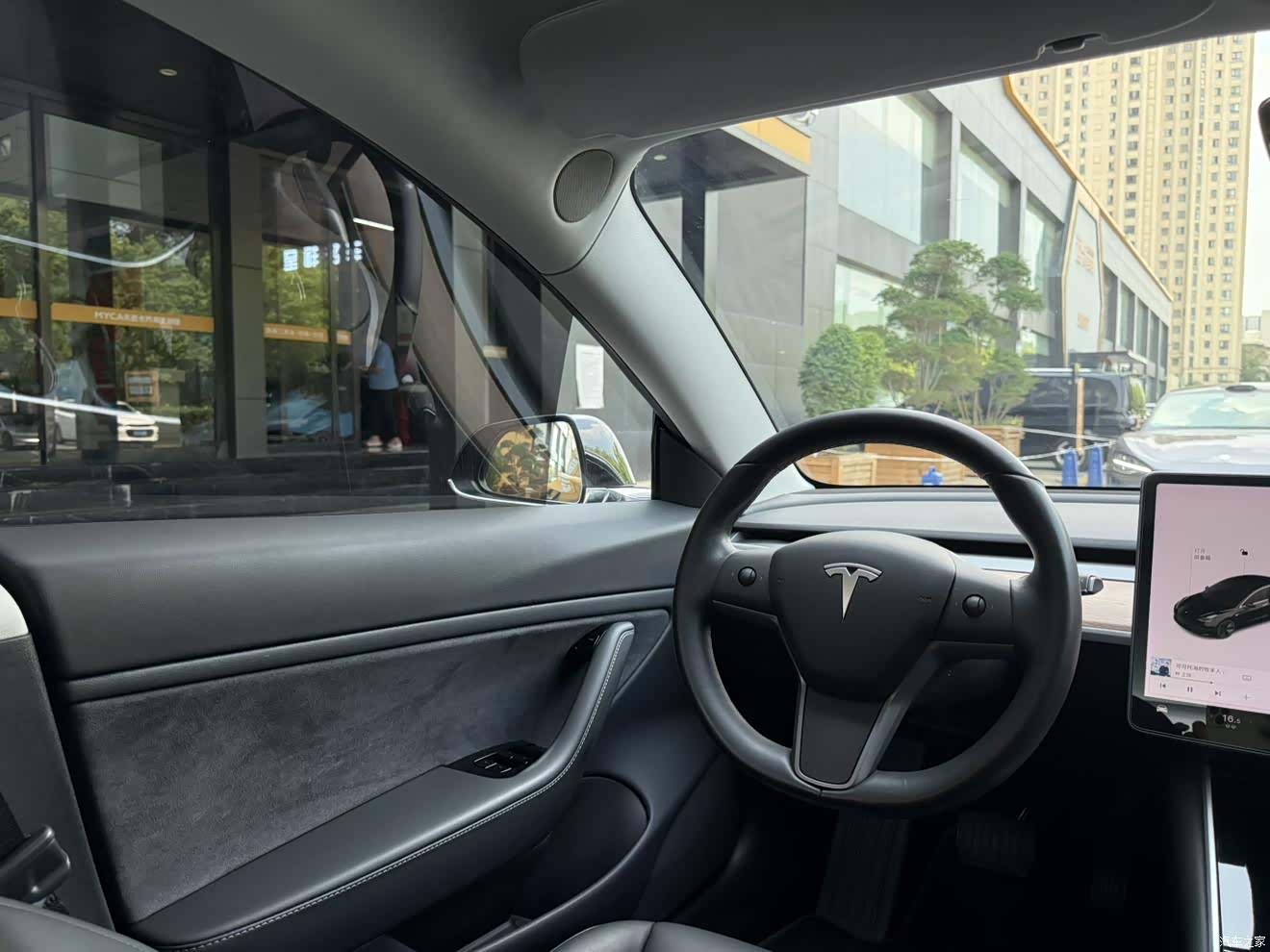 Tesla Model 3, 2019 23