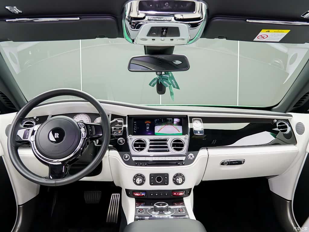 Rolls-Royce Wraith, 2024 13