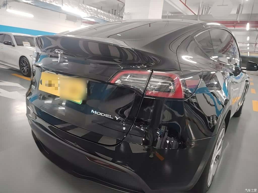 Tesla Model Y, 2023 7