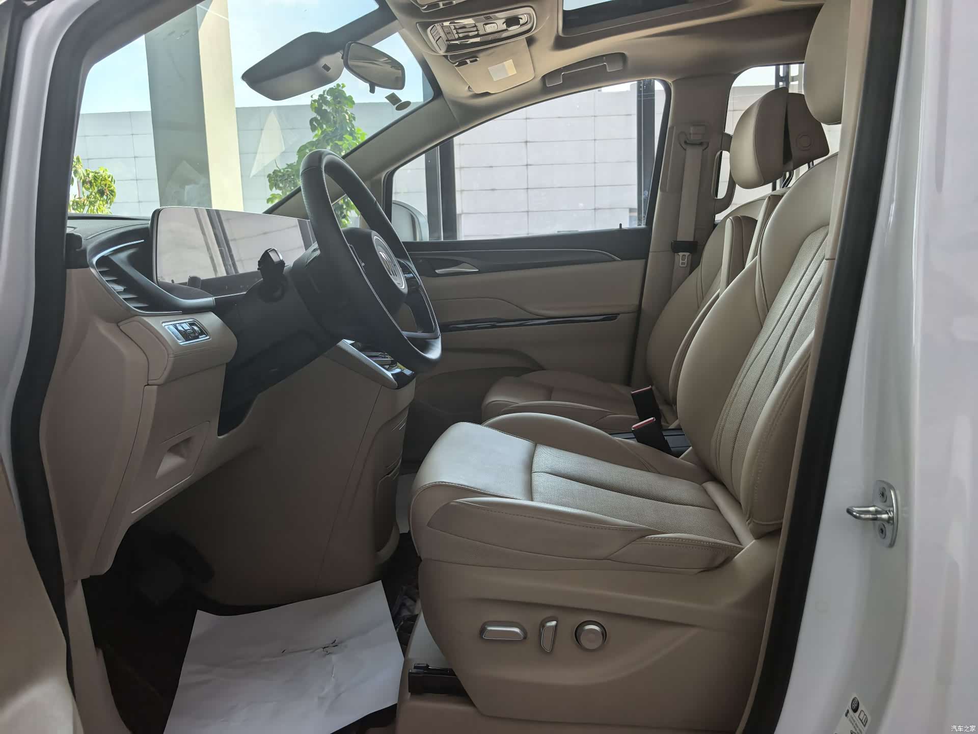 Buick GL8, 2025 6