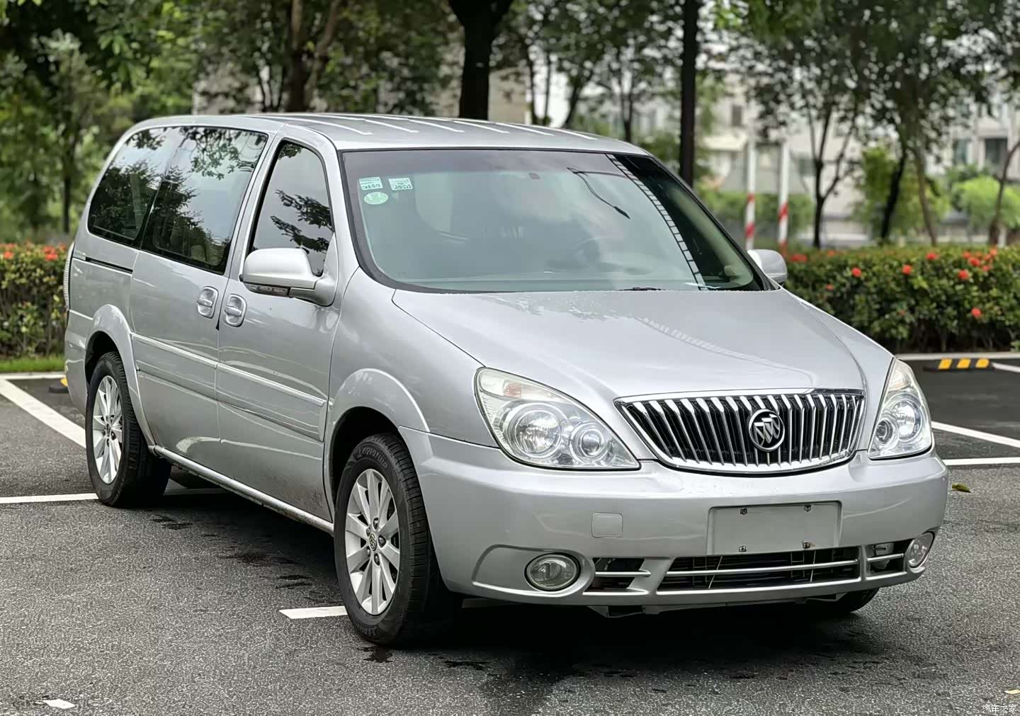 Buick GL8, 2013 4