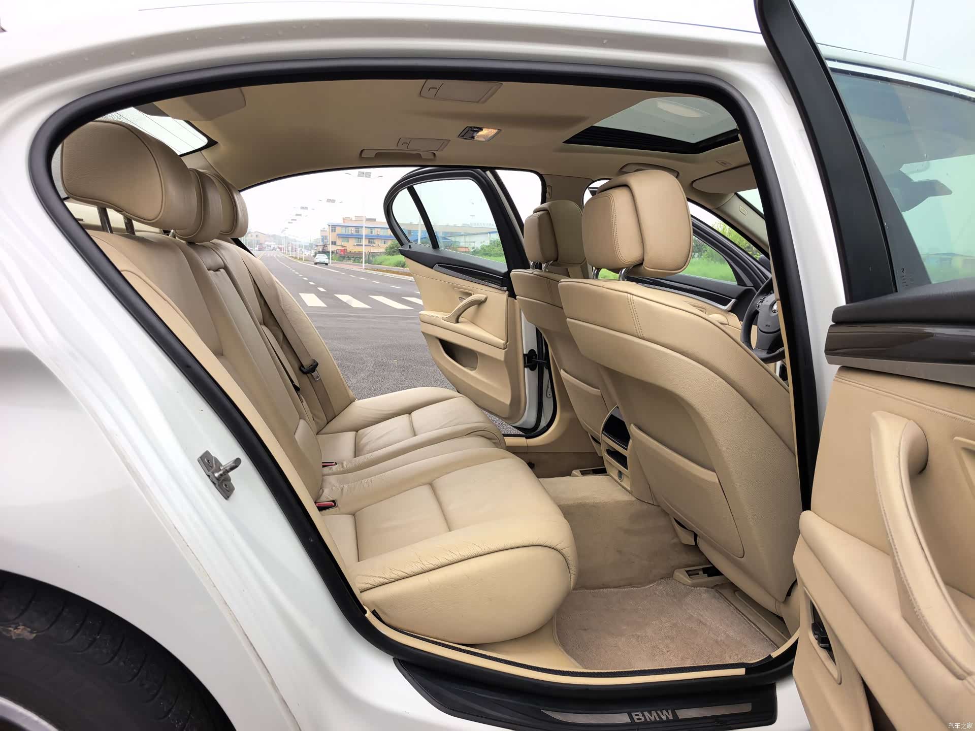 BMW 5 Series, 2012 15