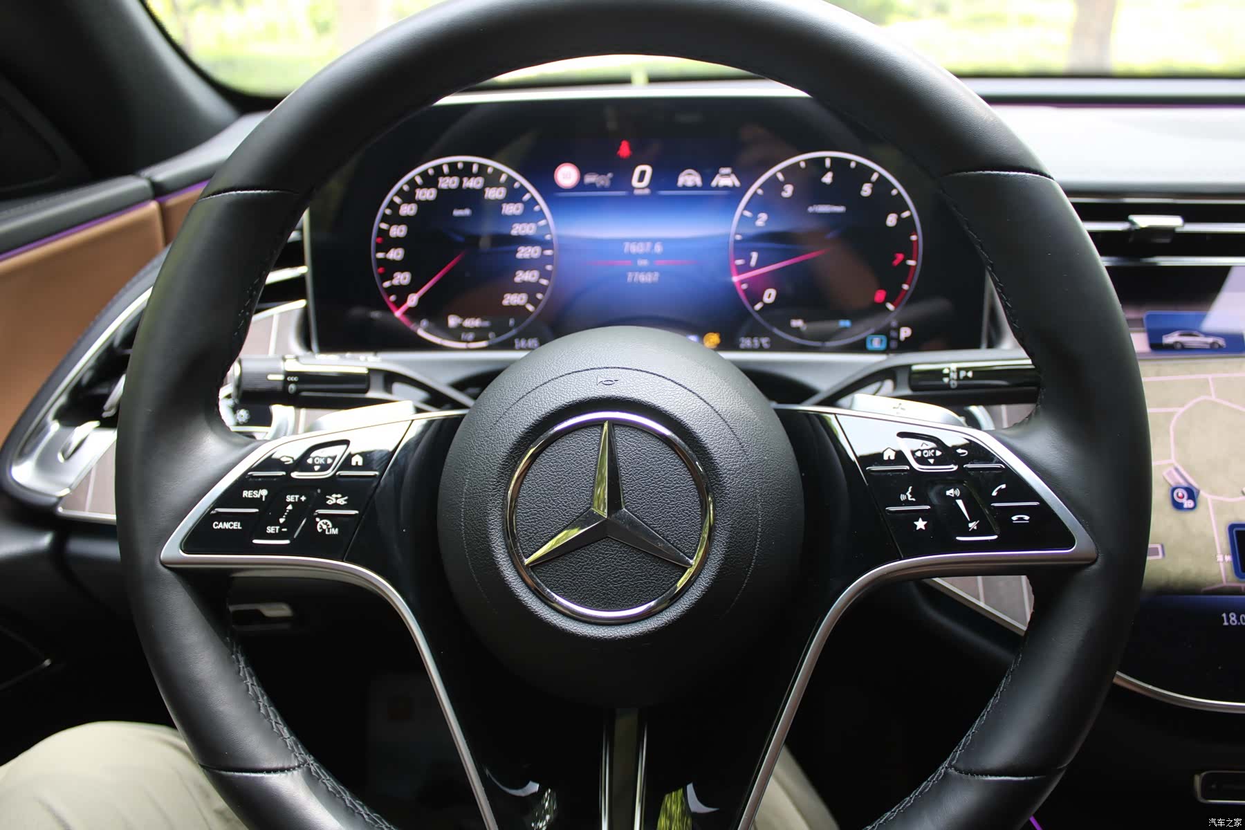Mercedes-Benz E-Class, 2024 24