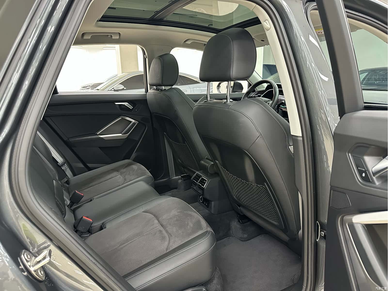 Audi Q3, 2022 10