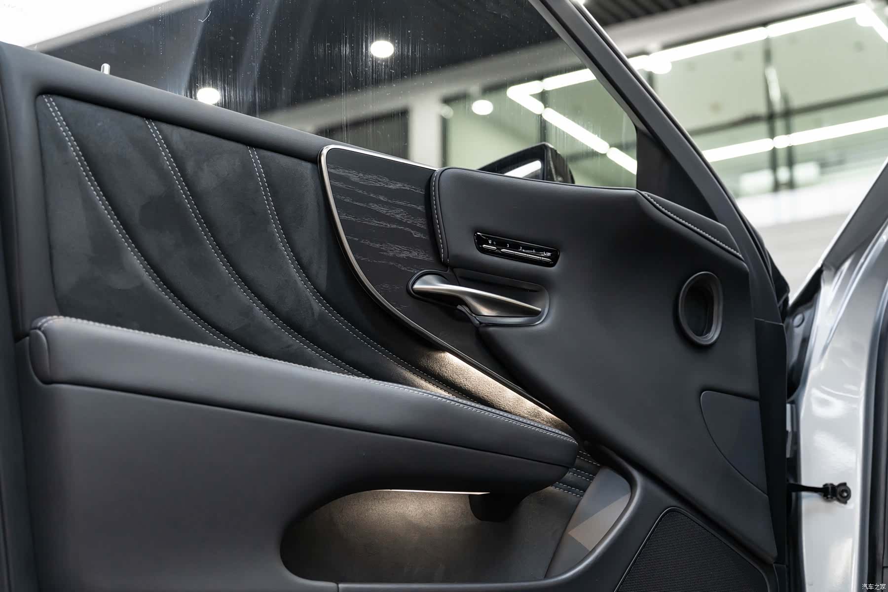 Lexus LS, 2021 18