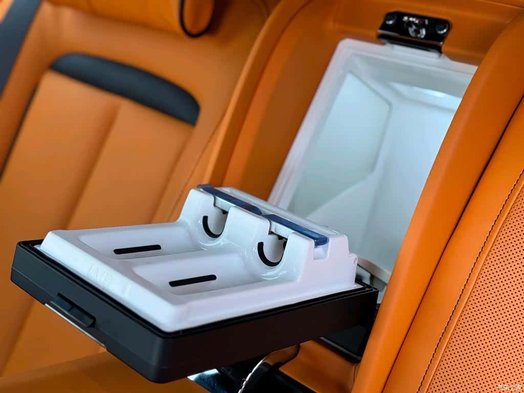 Rolls-Royce Cullinan, 2024 7