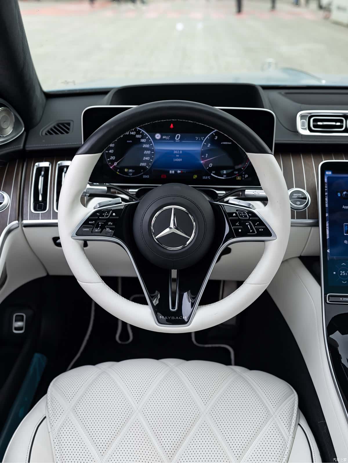 Maybach S-Class, 2023 13