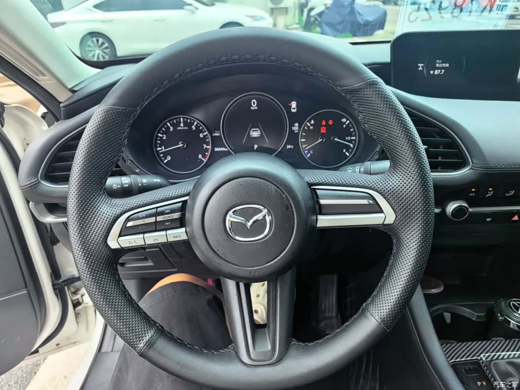 Mazda Mazda3, 2023 11