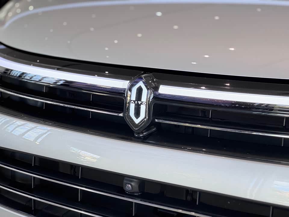 AITO Ask the world M7