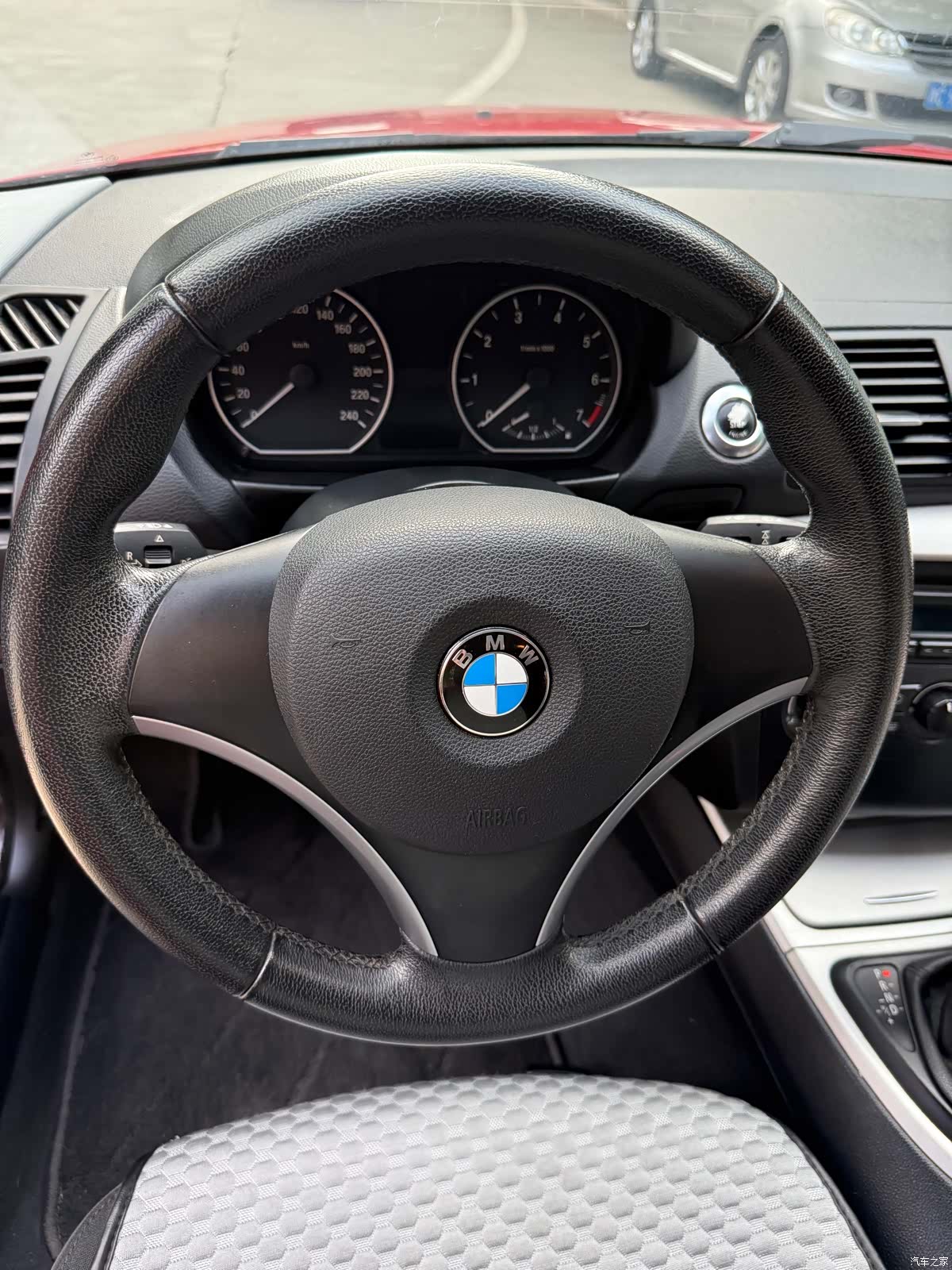 BMW 1 Series, 2011 15