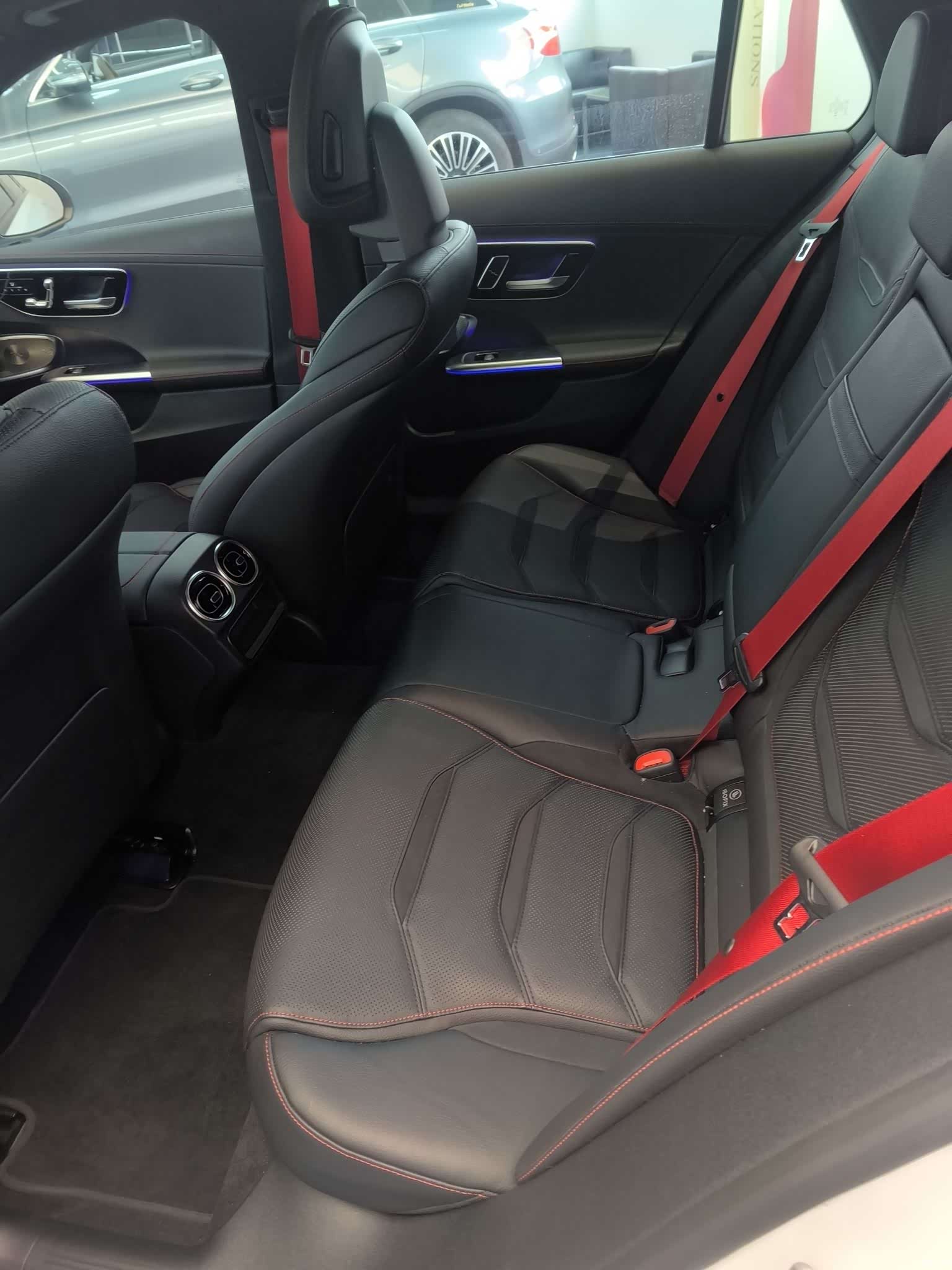 Mercedes-Benz C-Class, 2025 14