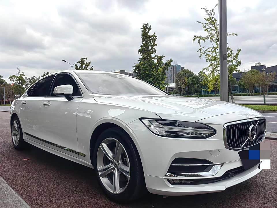 Volvo S90