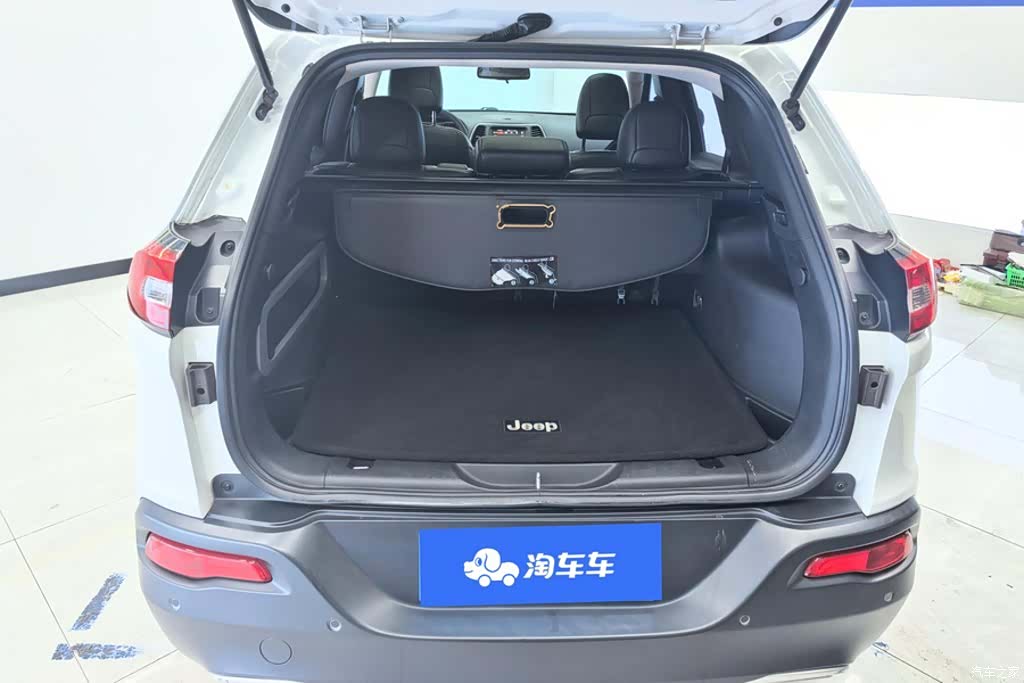 Jeep Cherokee, 2016 4