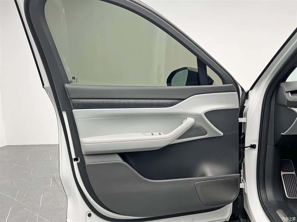 NIO ES8, 2024 13