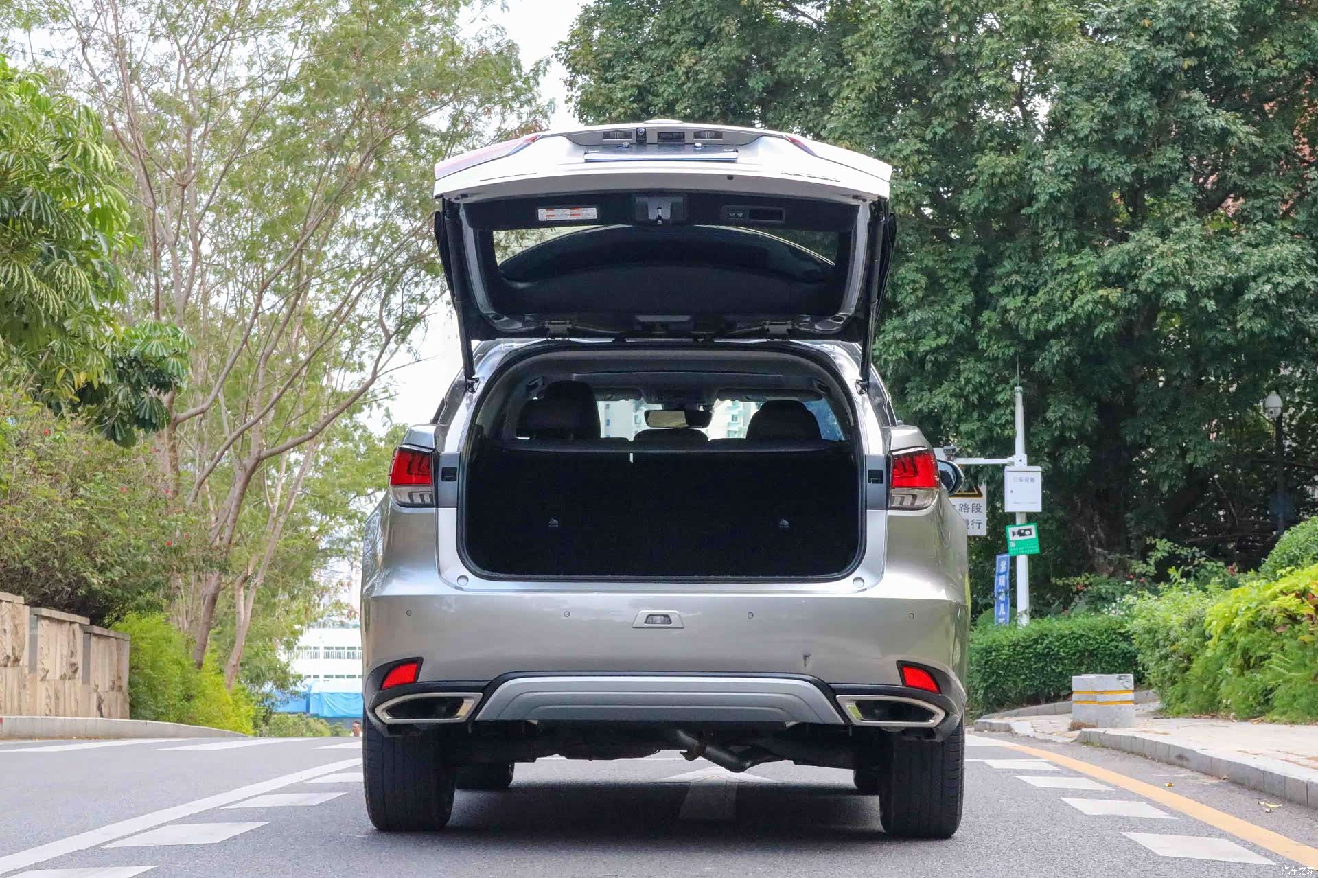 Lexus RX, 2022 15