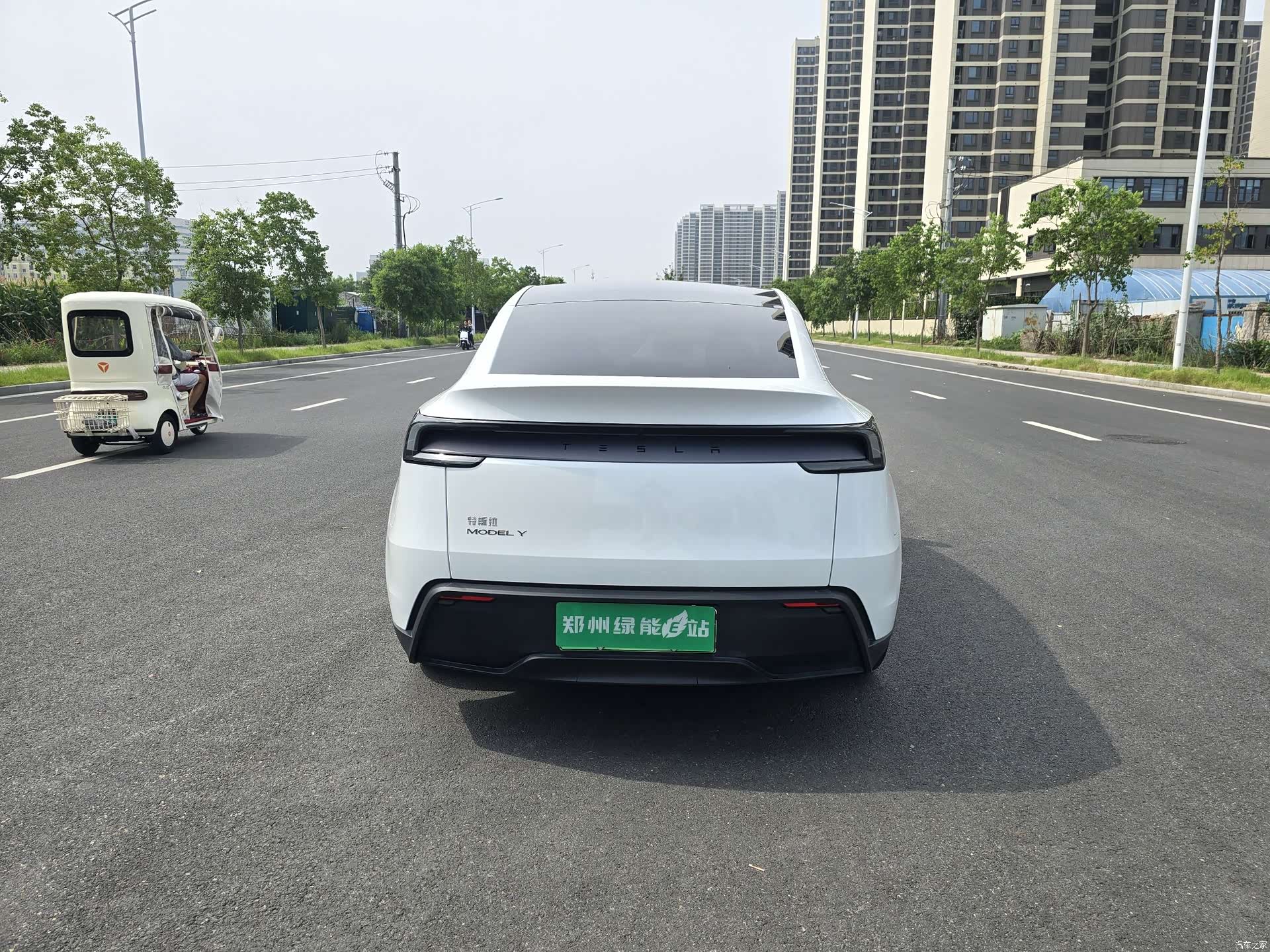 Tesla Model Y, 2025 8