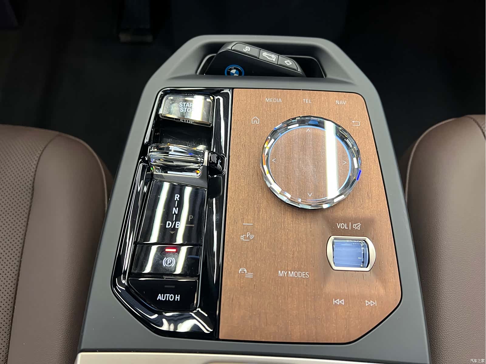 BMW iX, 2025 13