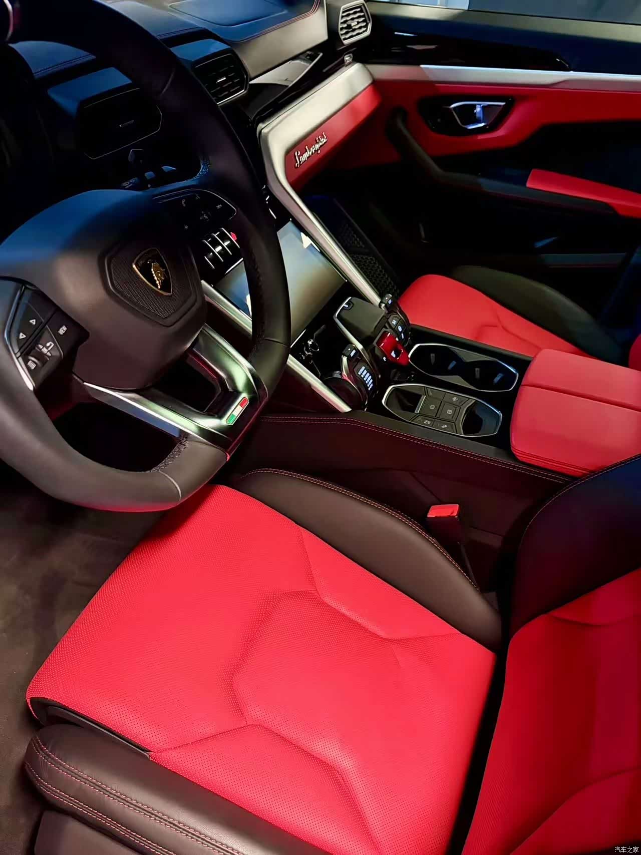Lamborghini Urus, 2022 7
