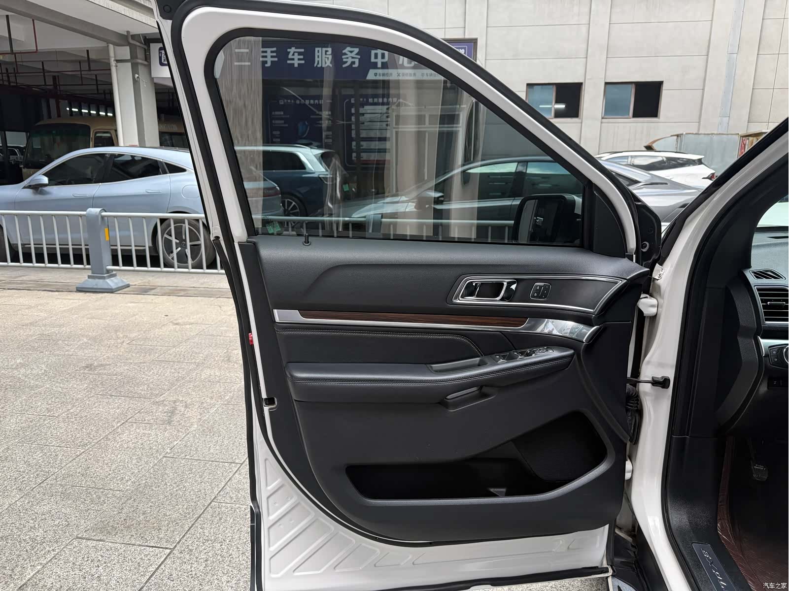 Ford Explorer, 2018 17