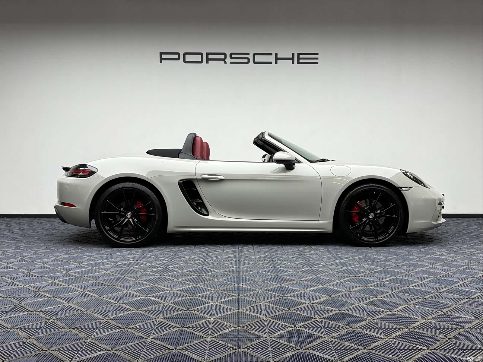 Porsche Boxster, 2023 3