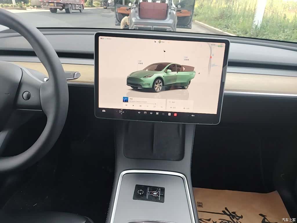 Tesla Model Y, 2023 13