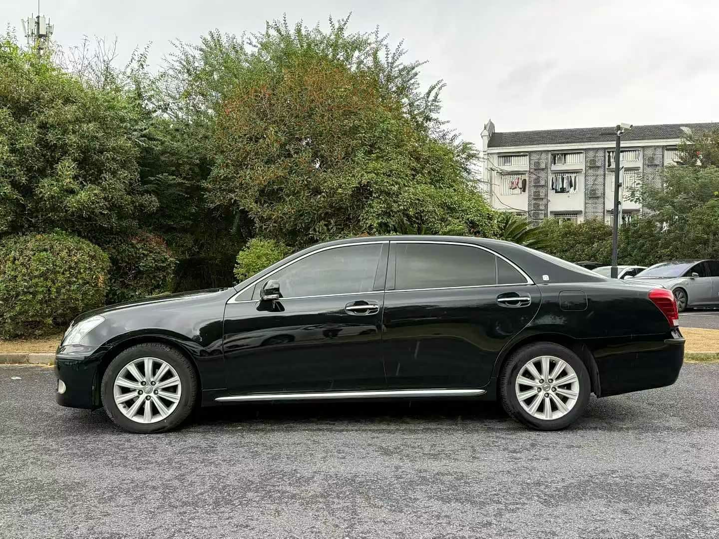 Toyota Crown, 2012 2