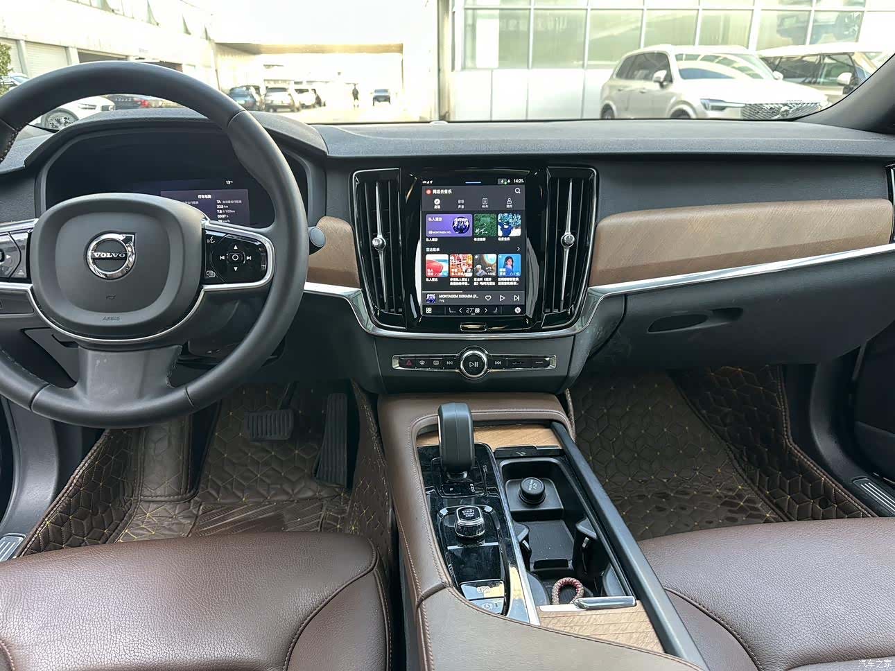 Volvo S90, 2024 все фото