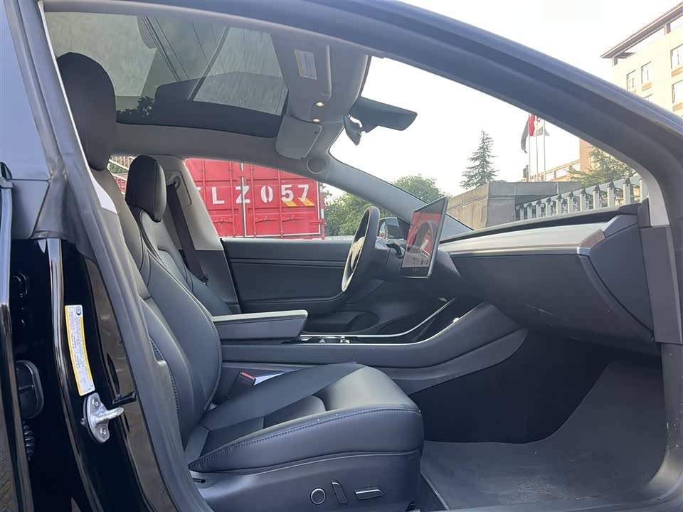 Tesla Model 3 Tesla Model 3