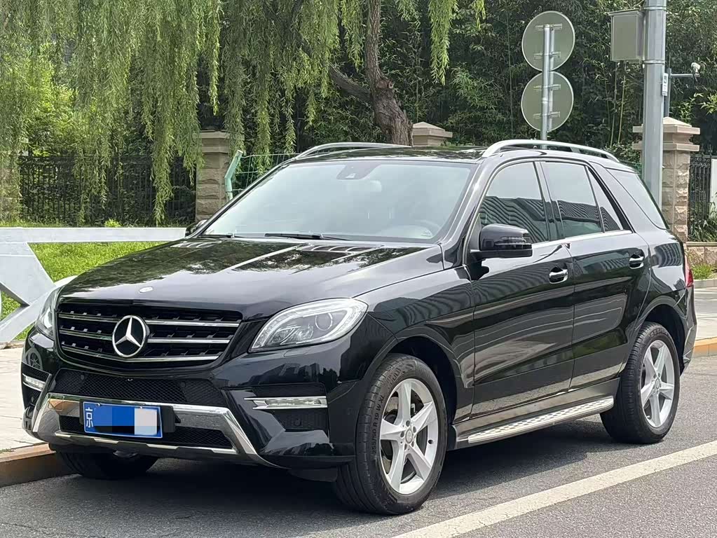 Mercedes-Benz M