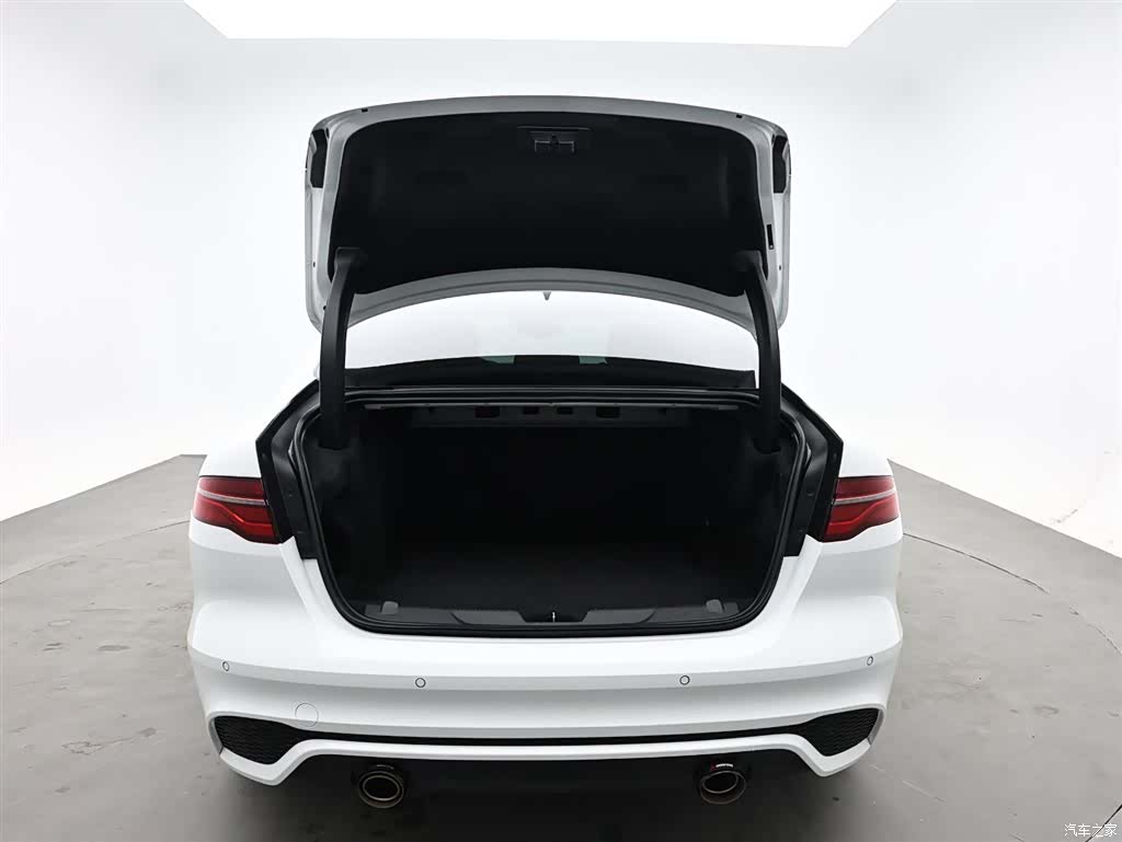 Land Rover XEL, 2025 8