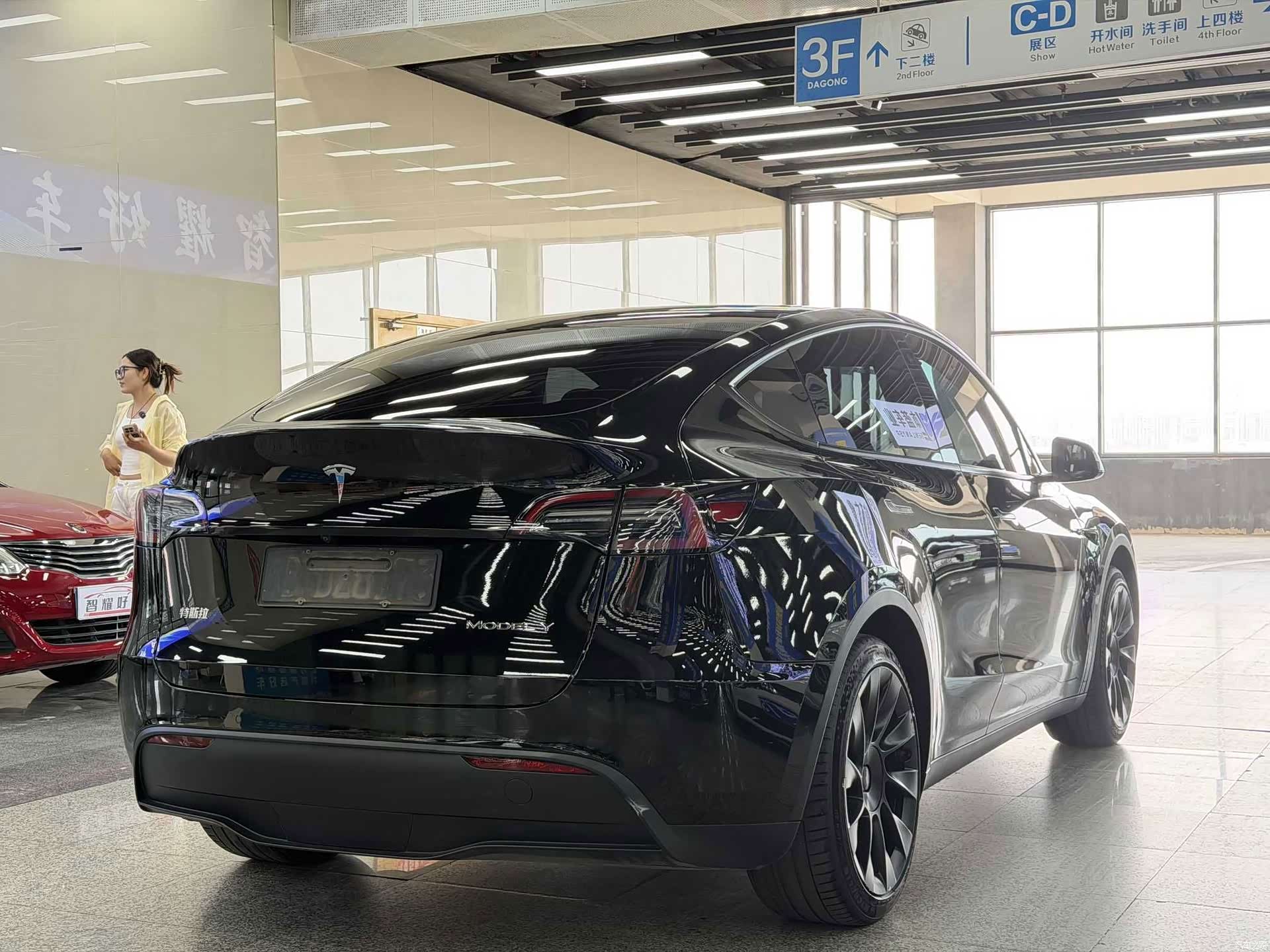 Tesla Model Y, 2023 все фото