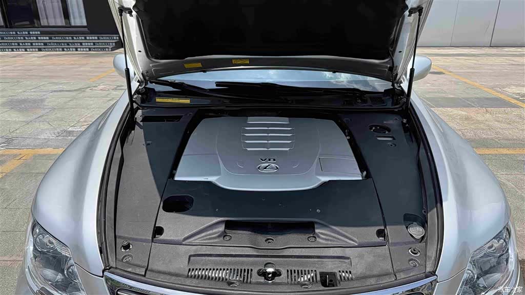 Lexus LS, 2009 21