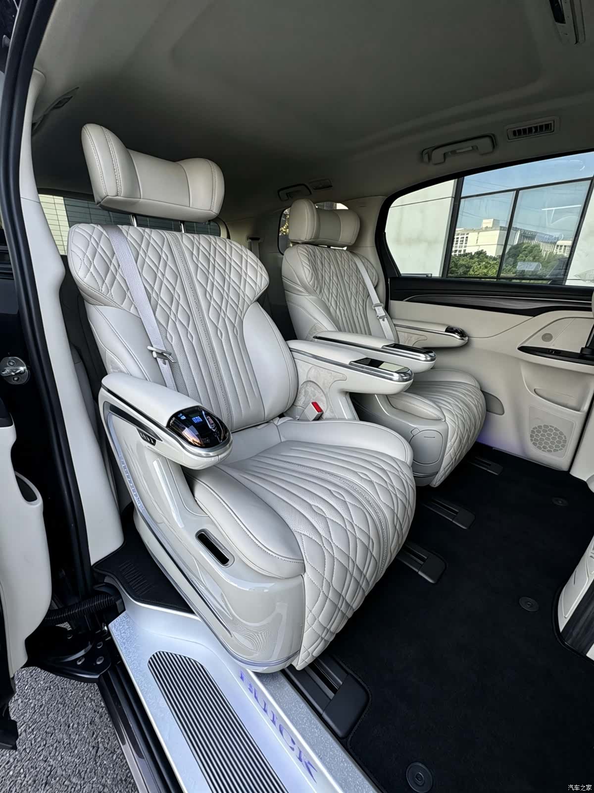 Buick GL8, 2021 13