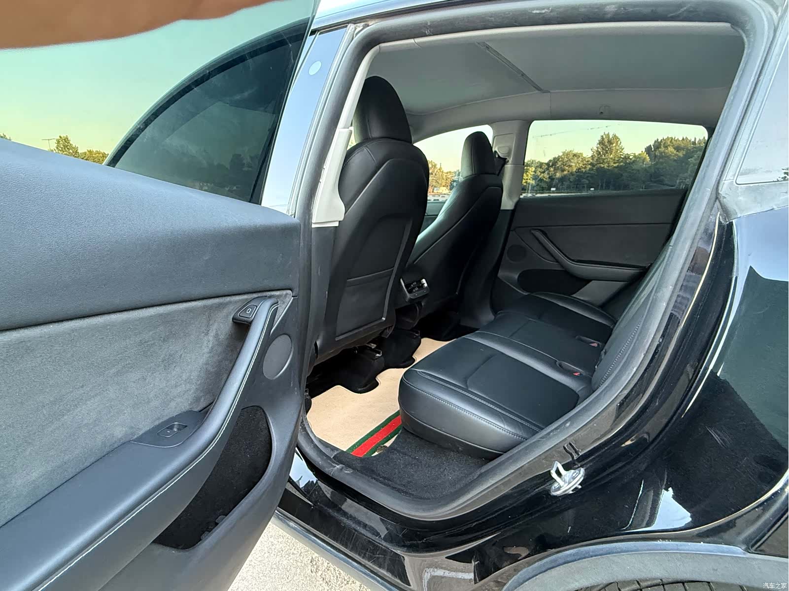 Tesla Model Y, 2023 все фото