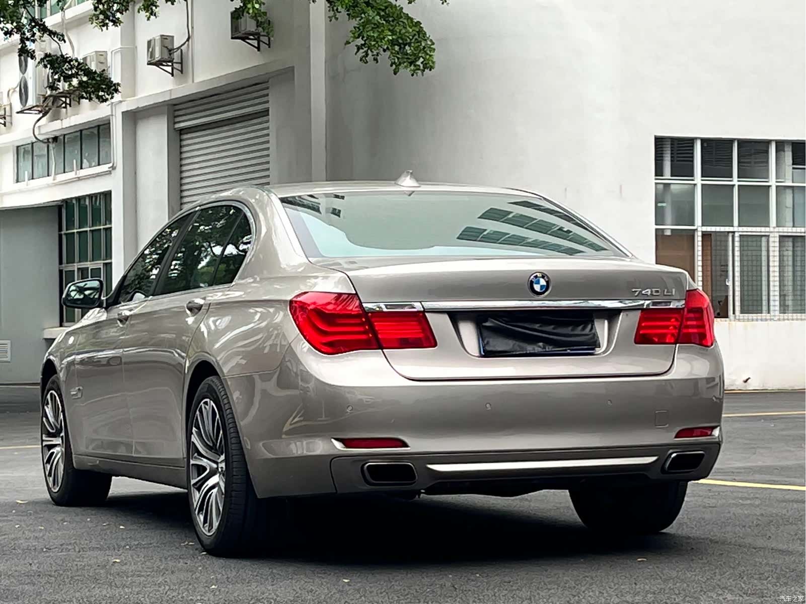 BMW 7 Series, 2011 16