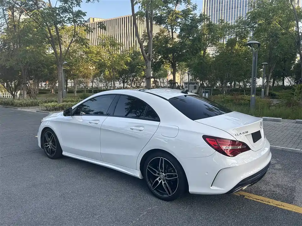 Mercedes-Benz CLA Mercedes-Benz CLA