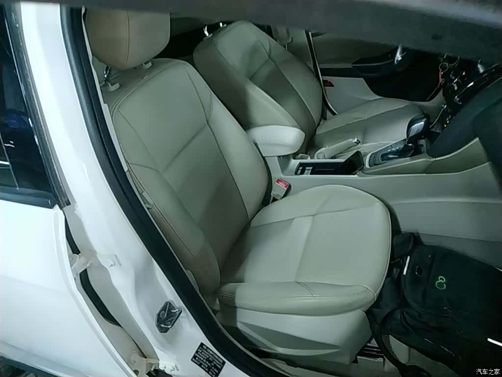 Ford Focus, 2015 25